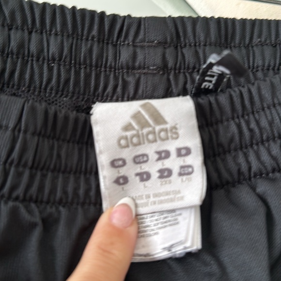 Adidas pants size L - Picture 2 of 2